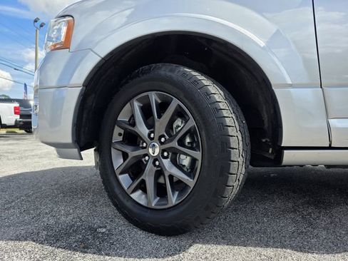 Used 2017 Ford Expedition Limited w/ Equipment Group 301A image 39