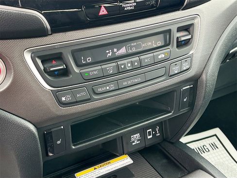 Used 2023 Honda Ridgeline RTL-E image 16