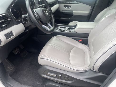 Used 2023 Honda Pilot Elite image 4