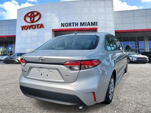 Used 2025 Toyota Corolla LE image 4