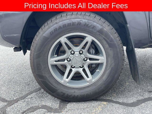 Used 2014 Toyota Tacoma PreRunner w/ SR5 Package RWD image 9