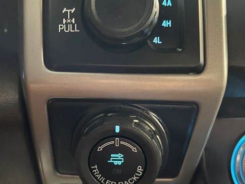 Used 2019 Ford F150 King Ranch w/ Equipment Group 601A Luxury AWD/4WD image 19