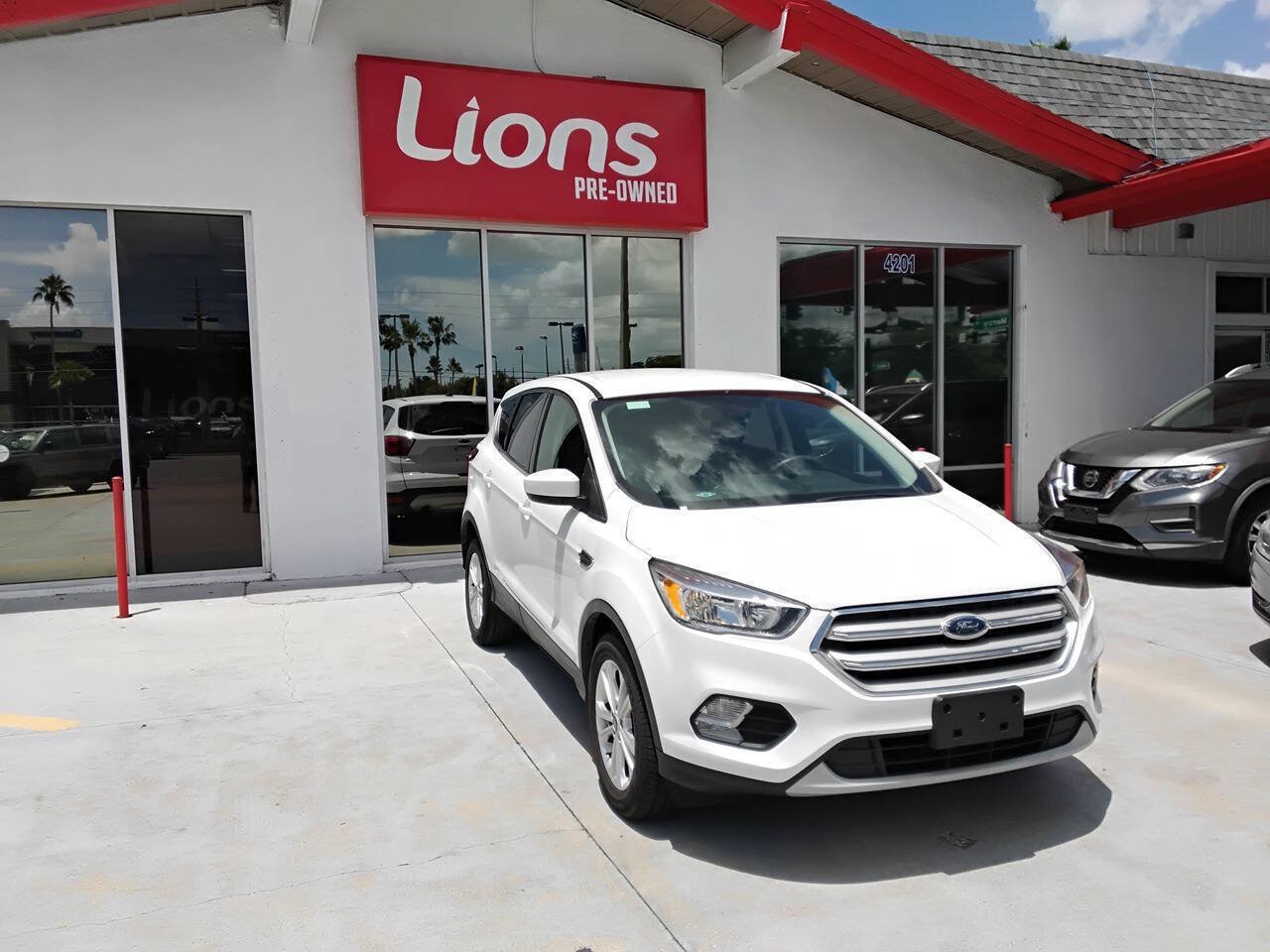 Used 2019 Ford Escape SE FWD image 7