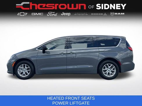 Used 2025 Chrysler Pacifica Select FWD image 7