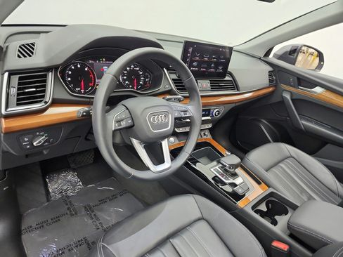 Used 2023 Audi Q5 2.0T Premium w/ Convenience Package AWD/4WD image 9