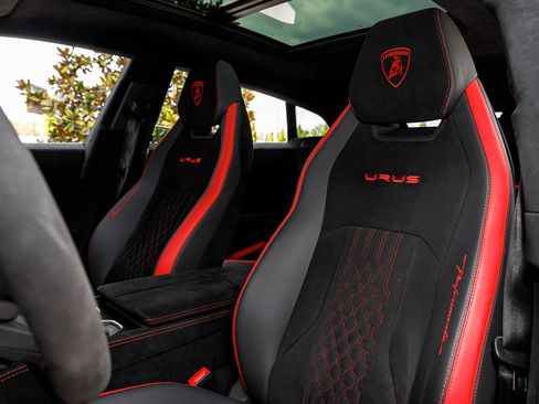 Used 2023 Lamborghini Urus Performante image 28