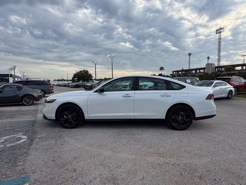Used 2025 Honda Accord SE image 9