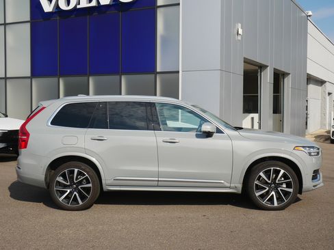 New 2025 Volvo XC90 B6 Plus w/ Protection Package Premier image 2