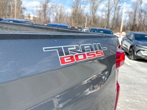 Used 2019 Chevrolet Silverado 1500 LT Trail Boss image 5