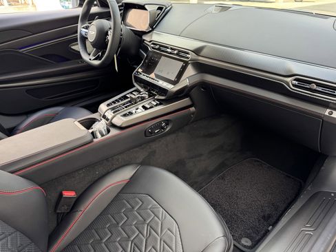 New 2025 Aston Martin Vanquish image 17