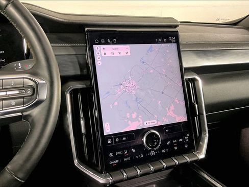 Used 2024 GMC Acadia Elevation image 9