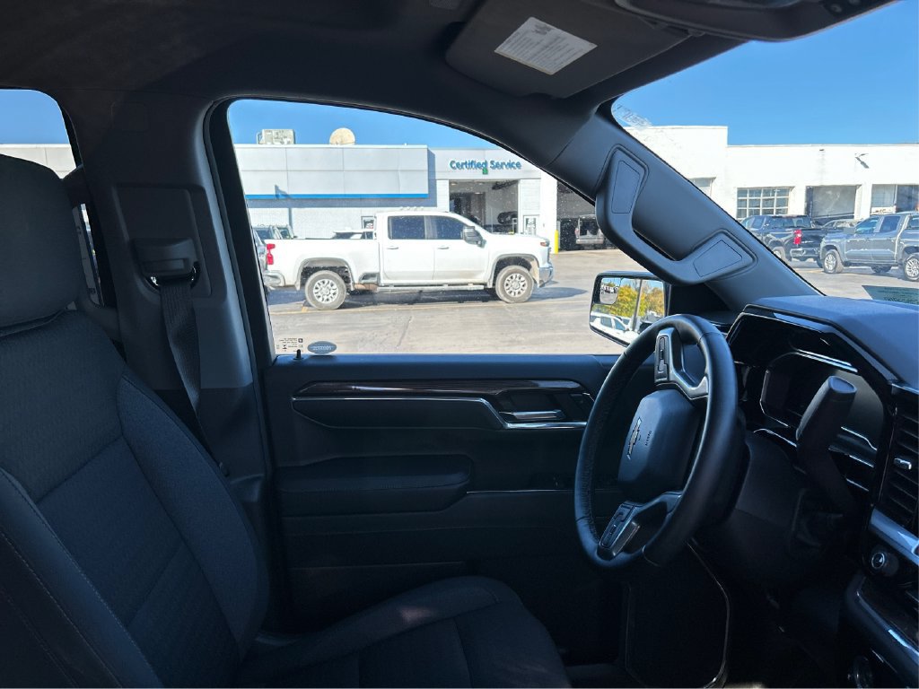 Used 2024 Chevrolet Silverado 1500 LT AWD/4WD image 11