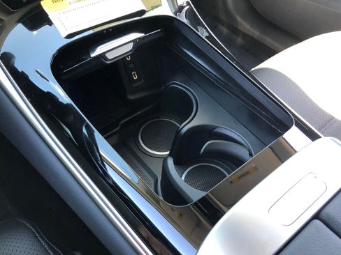 New 2025 Mercedes-Benz GLC 350e 4MATIC image 27