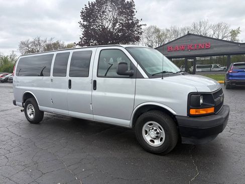 Used 2017 Chevrolet Express 3500 LS RWD image 4