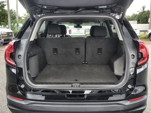 Used 2023 GMC Terrain SLE w/ Driver Convenience Package FWD image 24