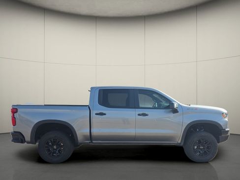 Used 2023 Chevrolet Silverado 1500 ZR2 w/ Technology Package image 10