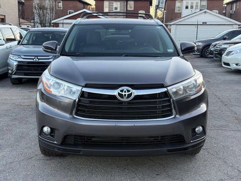 Used 2014 Toyota Highlander XLE image 2