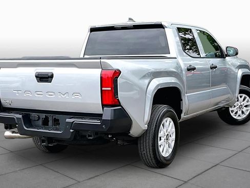 Used 2025 Toyota Tacoma SR w/ SR Upgrade Package AWD/4WD image 13