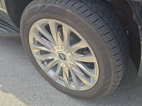 Used 2021 Cadillac Escalade Premium Luxury image 4