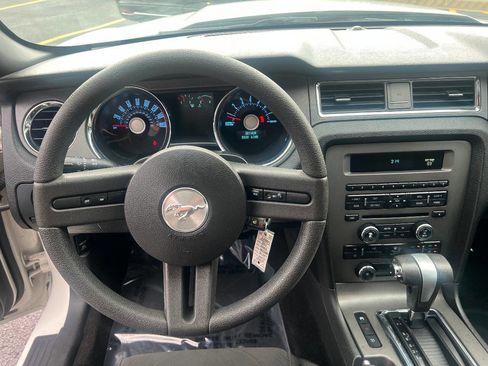 Used 2011 Ford Mustang Coupe w/ 101A Rapid Spec Order Code image 23