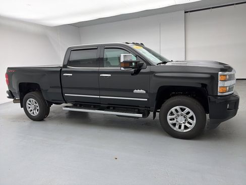Used 2019 Chevrolet Silverado 3500 High Country w/ Duramax Plus Package image 13
