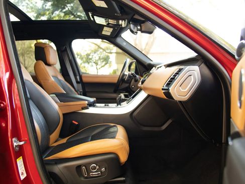 Used 2019 Land Rover Range Rover Sport HSE Dynamic image 27