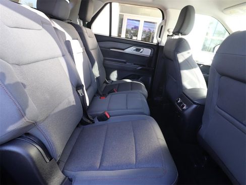 Used 2025 Ford Explorer Active image 20