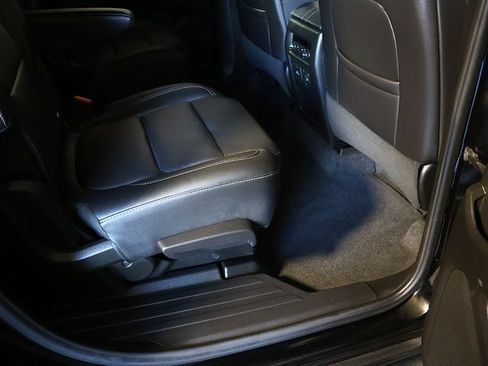 Used 2023 Chevrolet Traverse LT w/ LT Premium Package FWD image 35