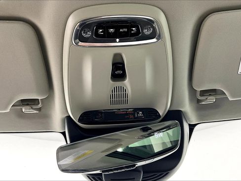 Used 2018 Volvo S90 T5 Momentum w/ Convenience Package AWD/4WD image 34