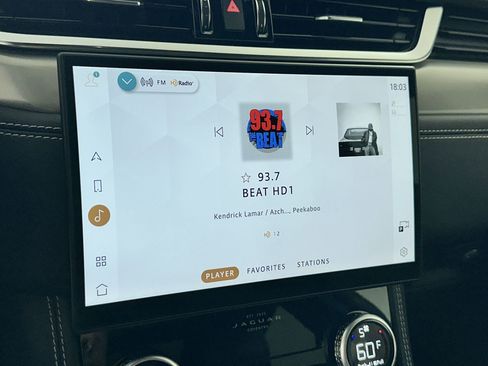 Used 2026 Jaguar F-PACE R-Dynamic S image 23