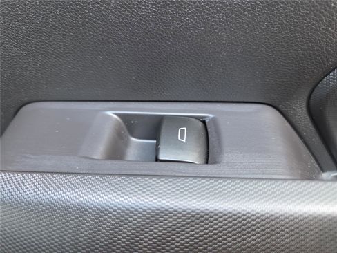 Used 2023 Chevrolet Colorado LT w/ LT Convenience Package image 29