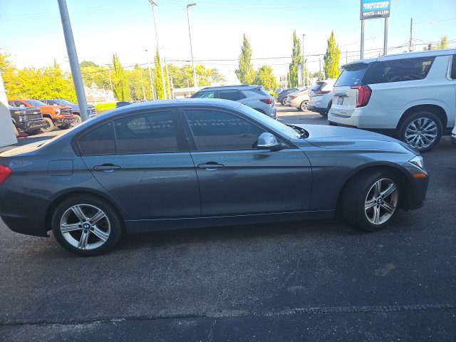 Used 2015 BMW 328i xDrive Sedan AWD/4WD image 2