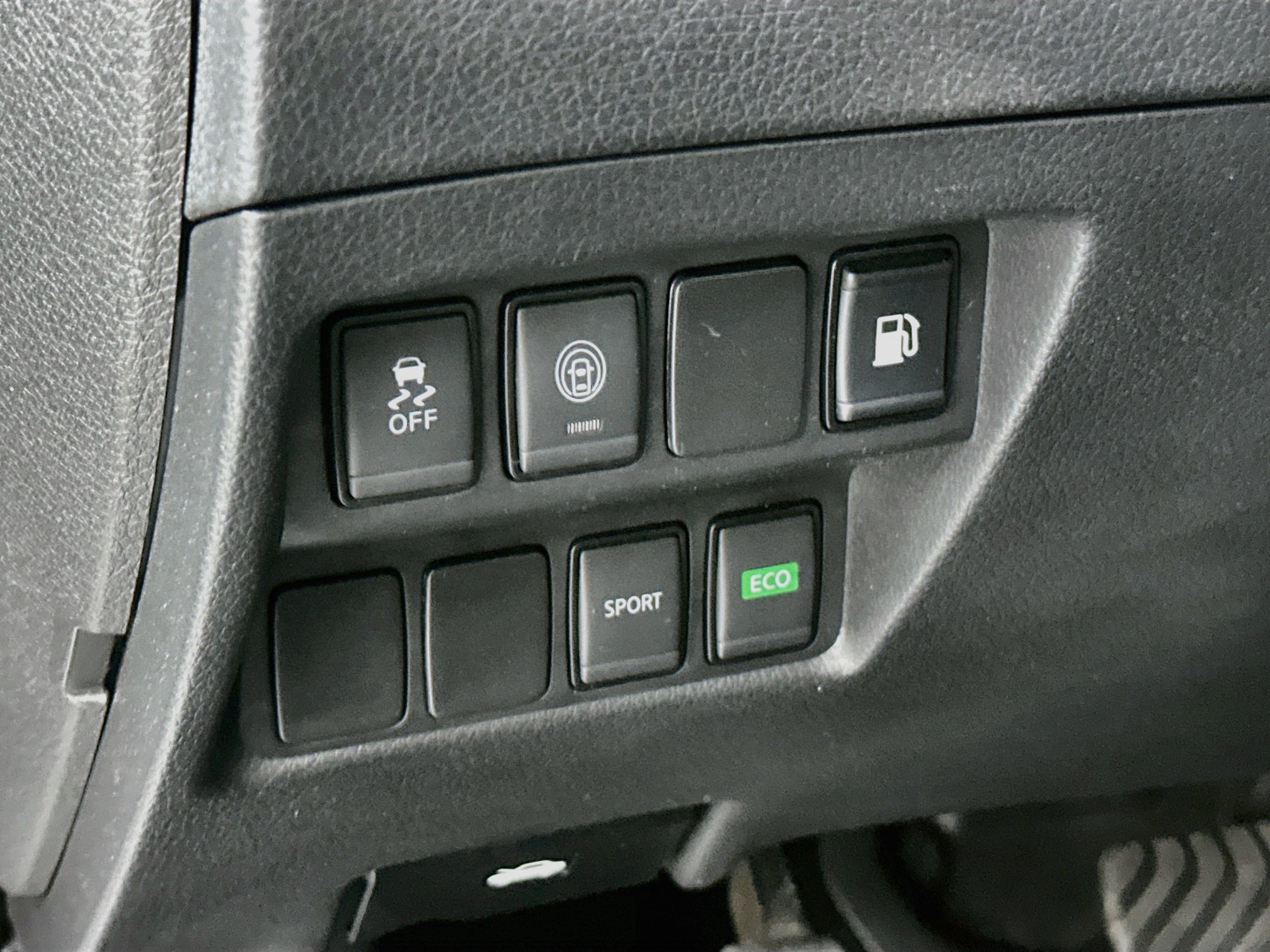 Used 2020 Nissan Rogue S FWD image 17