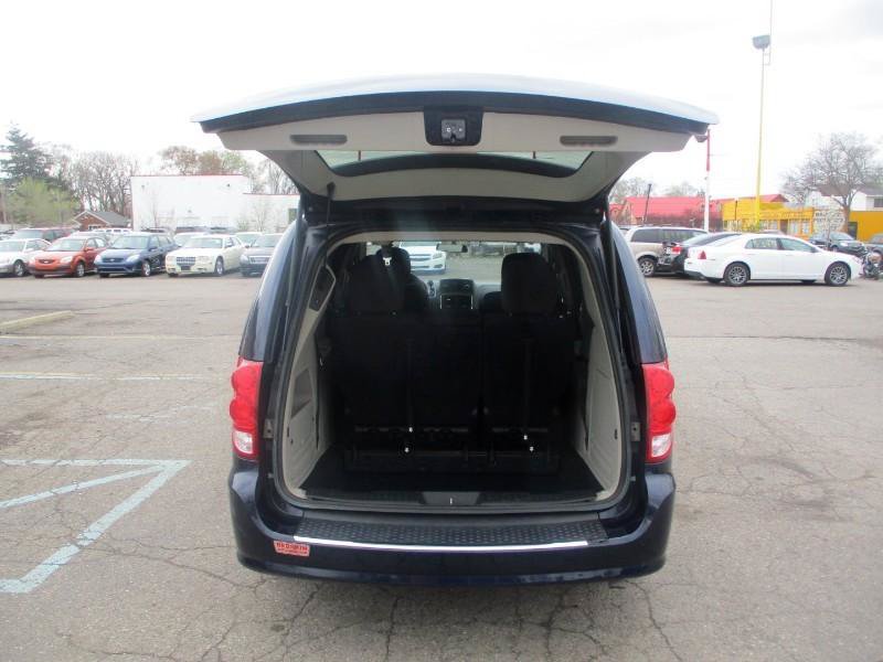 Used 2016 Dodge Grand Caravan SXT FWD image 6