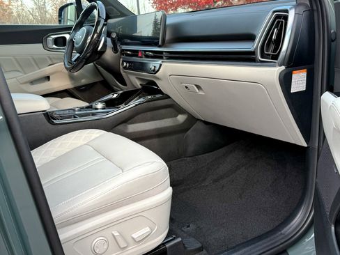 Certified 2025 Kia Sorento SX Prestige image 12