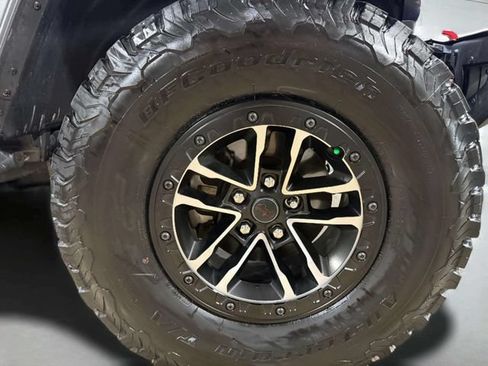 Used 2024 Jeep Wrangler Unlimited Rubicon w/ XTREMEE 35" Tire Package AWD/4WD image 31