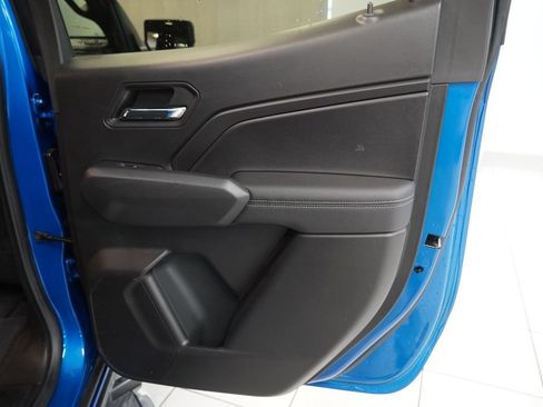Used 2023 Chevrolet Colorado LT w/ LT Convenience Package II AWD/4WD image 32