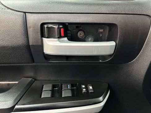 Used 2020 Toyota Tundra SR5 AWD/4WD image 19