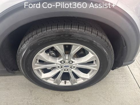 Certified 2022 Ford Explorer XLT w/ Equipment Group 202A RWD image 5