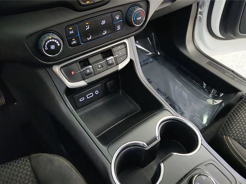 Used 2023 GMC Terrain SLE AWD/4WD image 28