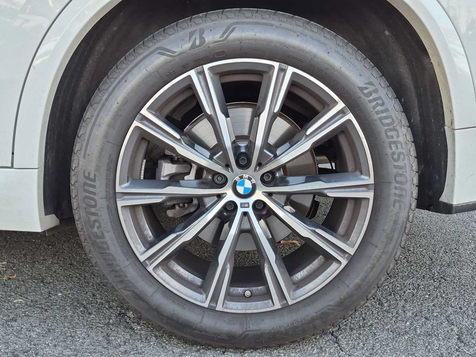 Used 2026 BMW X5 xDrive40i w/ M Sport Package AWD/4WD image 14