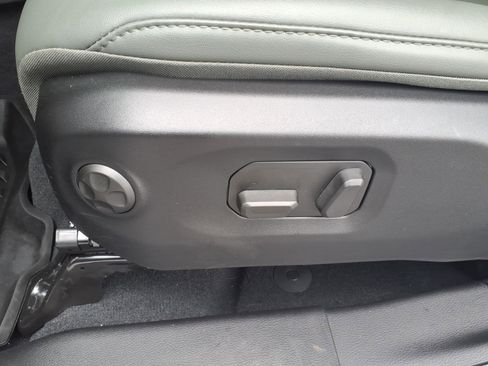 Used 2026 Jeep Gladiator Mojave AWD/4WD image 9
