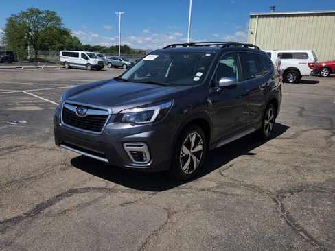 Used 2021 Subaru Forester Touring AWD/4WD image 2