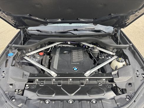 Used 2022 BMW X5 xDrive40i AWD/4WD image 14