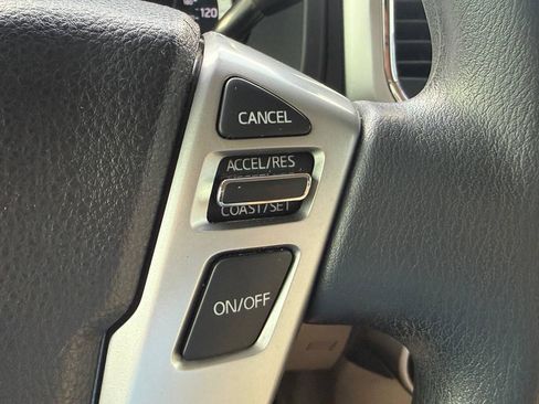 Used 2018 Nissan Titan SV AWD/4WD image 49