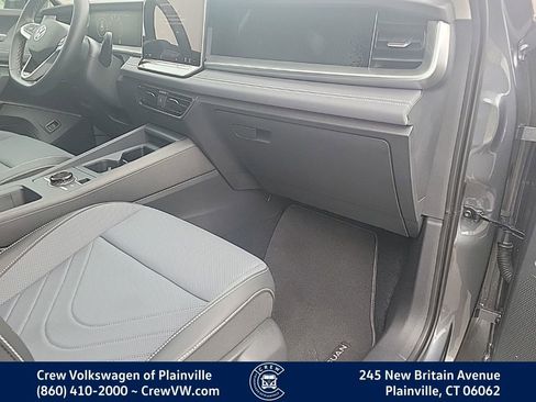 Certified 2025 Volkswagen Tiguan SE image 42