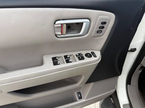 Used 2011 Honda Pilot Touring image 24