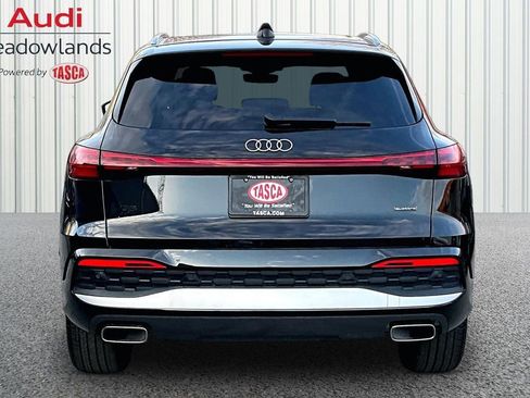 Used 2025 Audi Q5 Premium w/ Convenience Package image 5