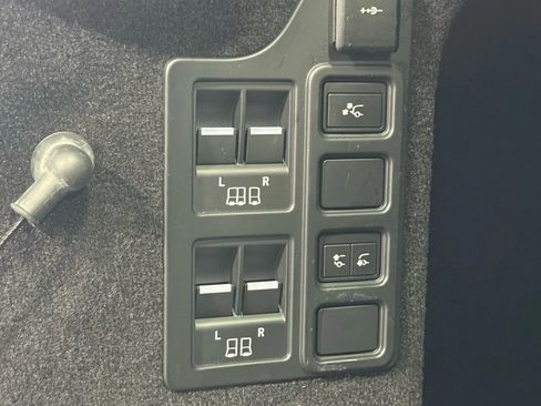 Used 2022 Land Rover Discovery HSE R-Dynamic image 30