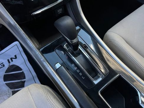 Used 2017 Honda Accord EX image 36